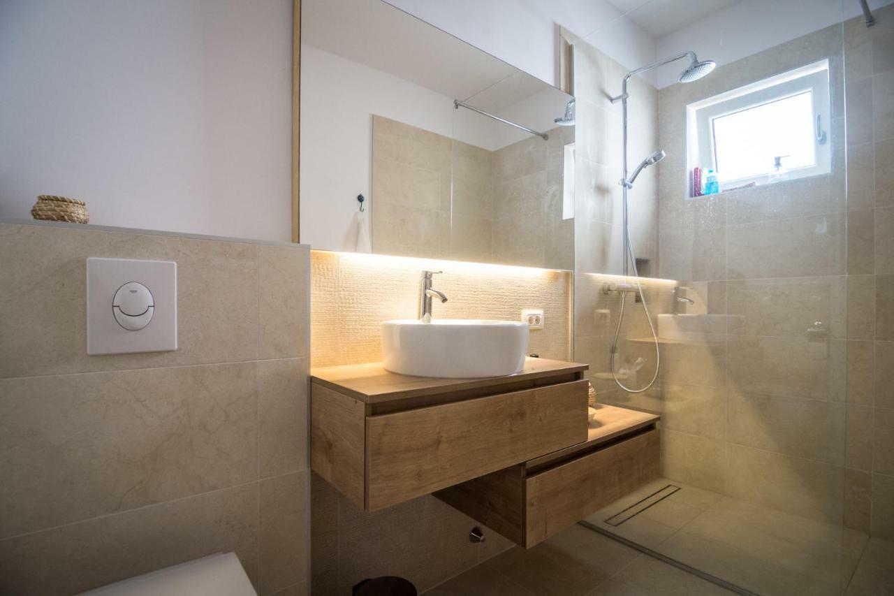 Terra Rossa Apartment โรวีน ภายนอก รูปภาพ