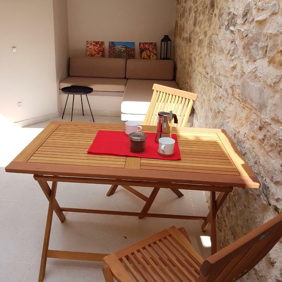 Terra Rossa Apartment โรวีน ภายนอก รูปภาพ